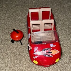 BLUEY Red Convertible Toy Car with Grill Set